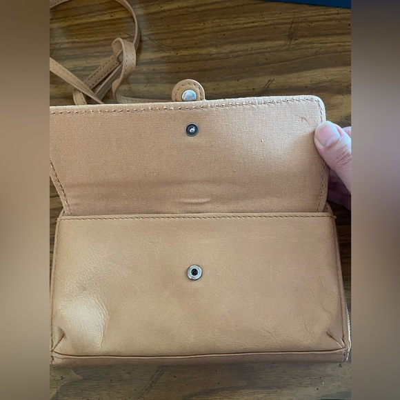 The Sak Sequoia Smartphone Flap Crossbody Women Beige Leather Bag - Picture 7 of 12